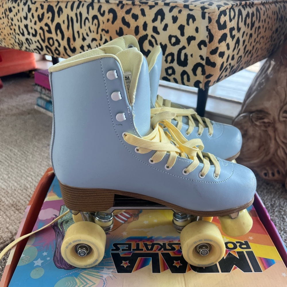 Tilly's Impala Quad Roller Skates with Yellow Accents 10